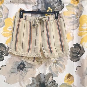 American Eagle Striped Shorts / Size M